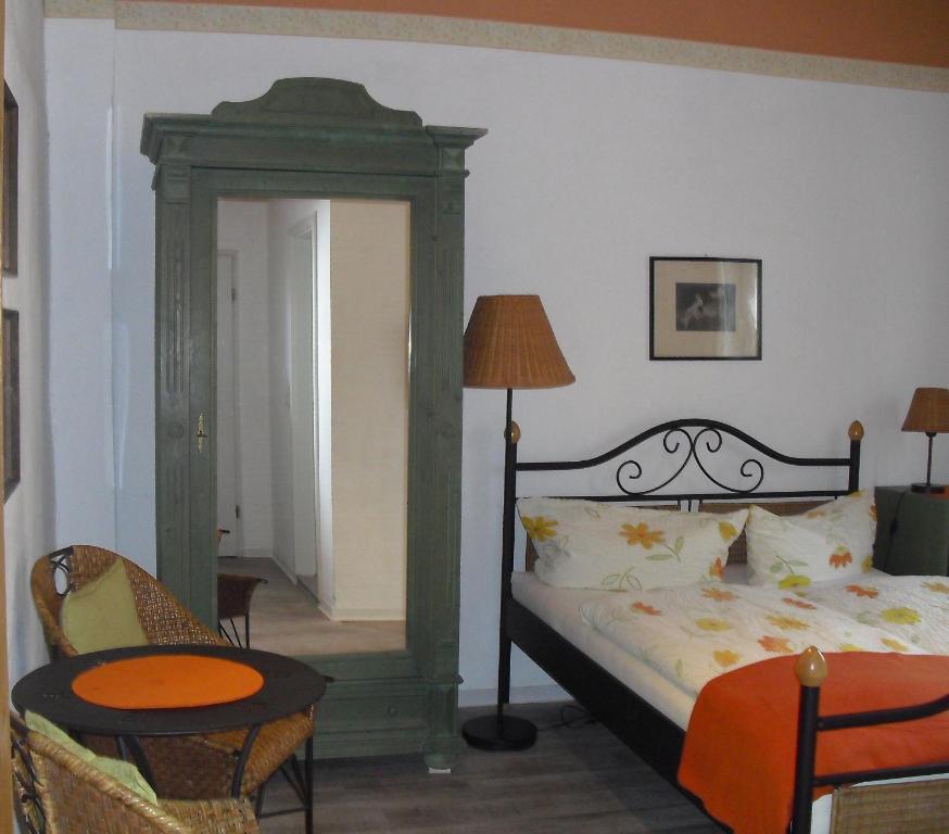 Pension Reuss - Hotel Garni Erfurt Kamer foto